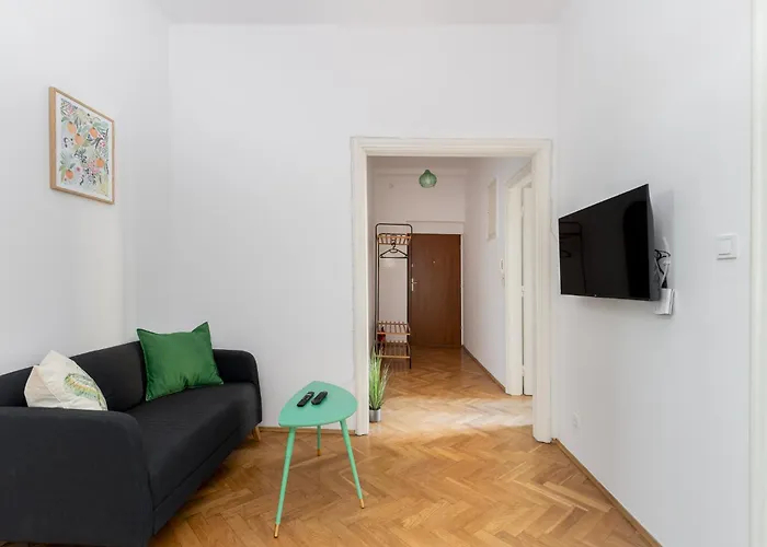 Old Town 2-Bedroom Apartment